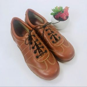Vintage brown leather tie up loafers